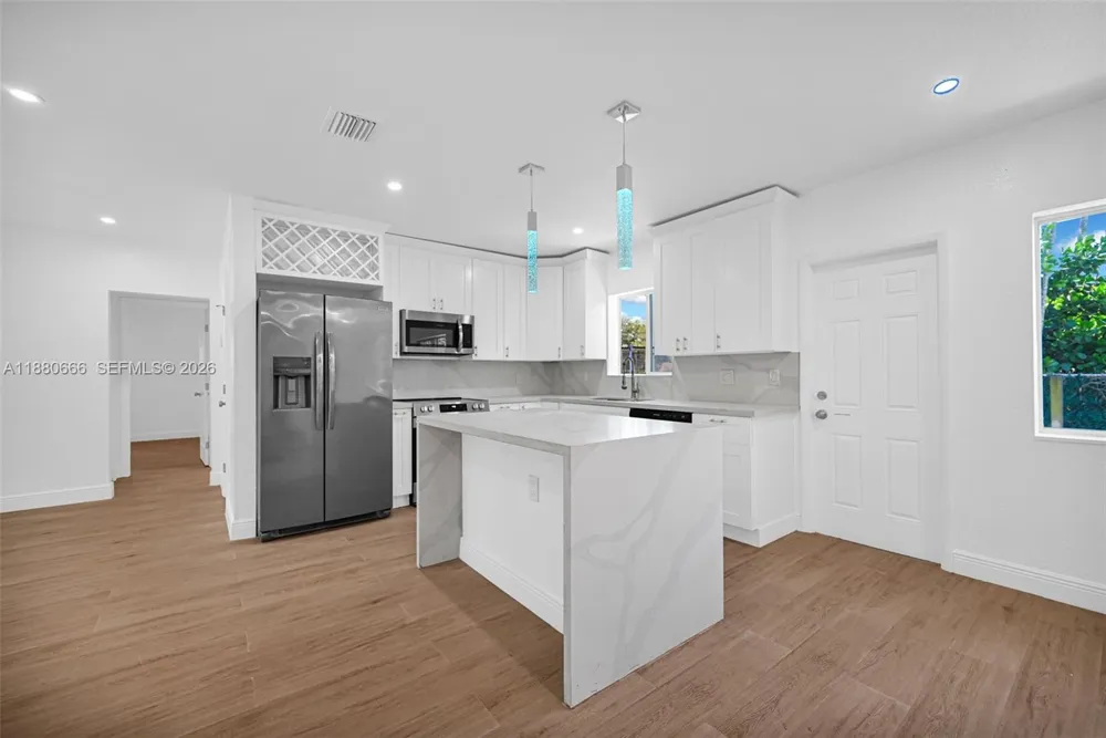 11102 NE 9th Ct Biscayne Park, FL 33161