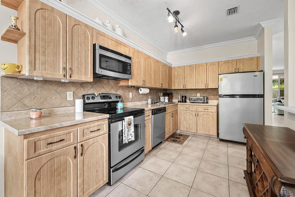 6757 Via Regina Boca Raton, FL 33433