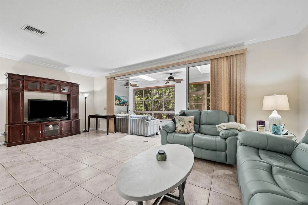 6757 Via Regina Boca Raton, FL 33433