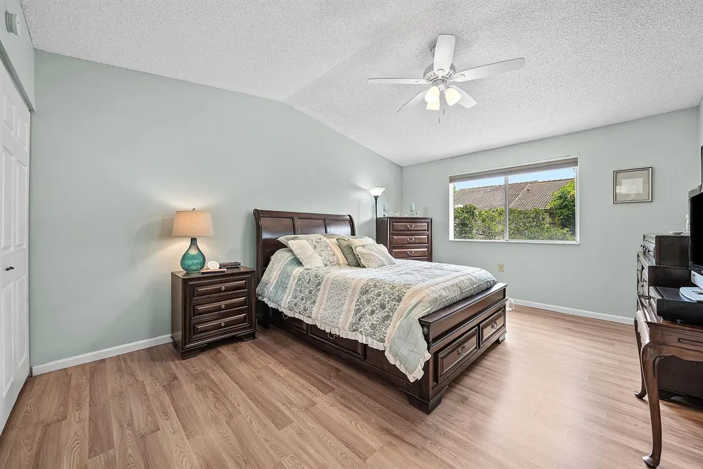 6757 Via Regina Boca Raton, FL 33433