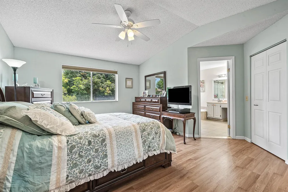 6757 Via Regina Boca Raton, FL 33433