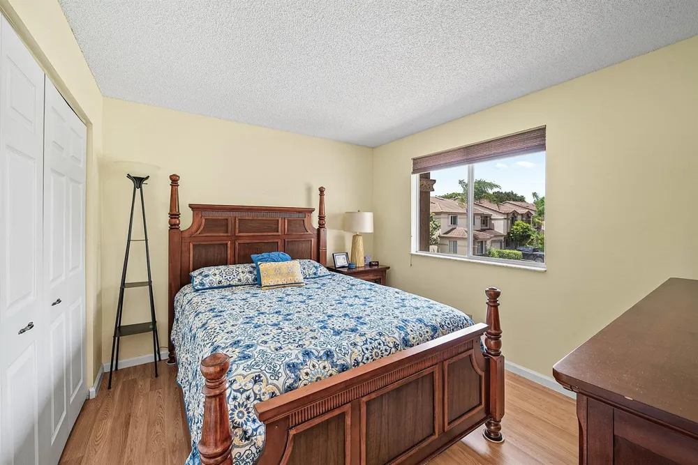 6757 Via Regina Boca Raton, FL 33433