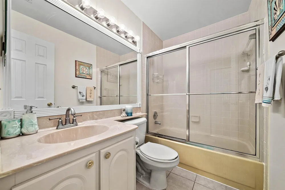 6757 Via Regina Boca Raton, FL 33433