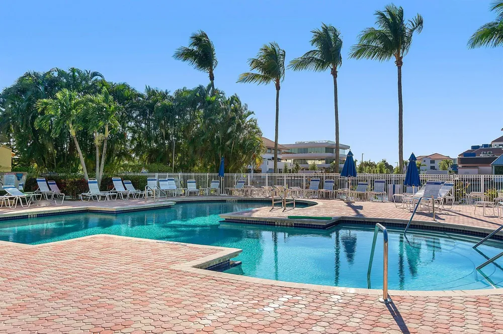 6757 Via Regina Boca Raton, FL 33433