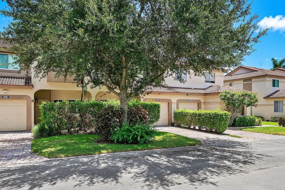6757 Via Regina Boca Raton, FL 33433