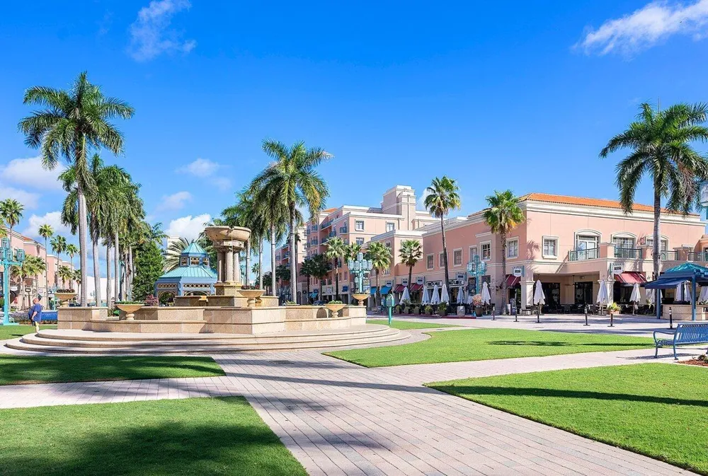 6757 Via Regina Boca Raton, FL 33433