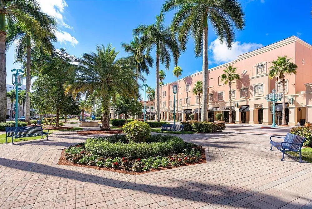 6757 Via Regina Boca Raton, FL 33433