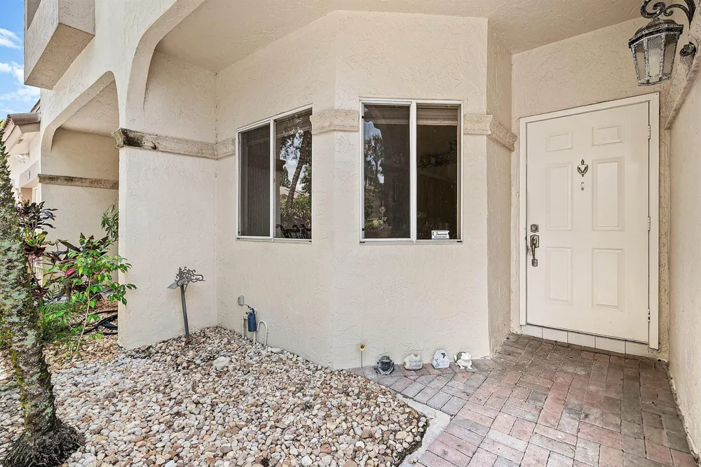 6757 Via Regina Boca Raton, FL 33433