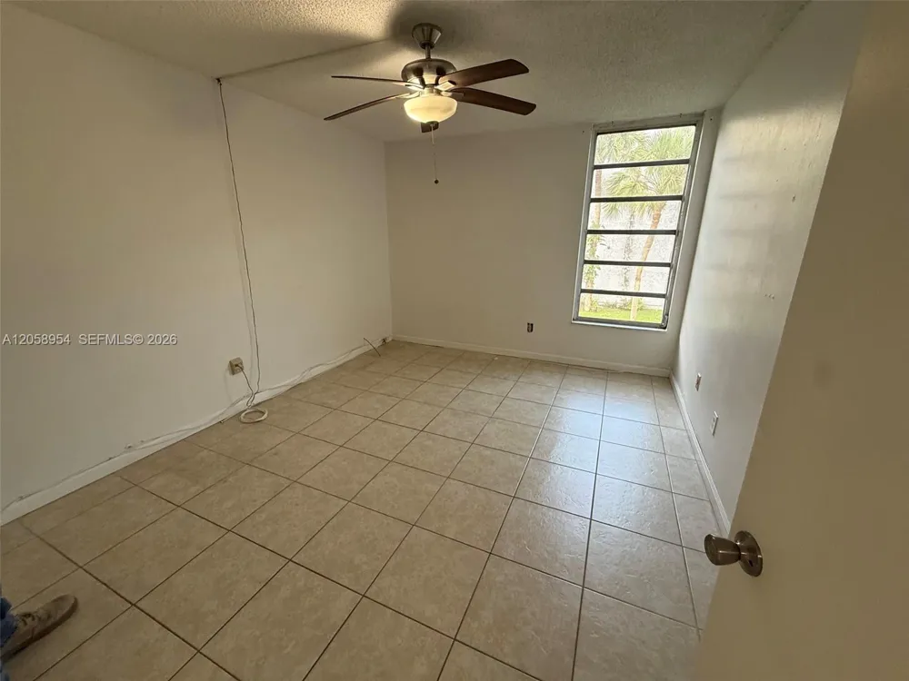 8841 W Flagler St #202 Miami, FL 33174