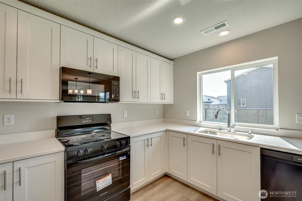 2010 Henderson Way Longview, WA 98632
