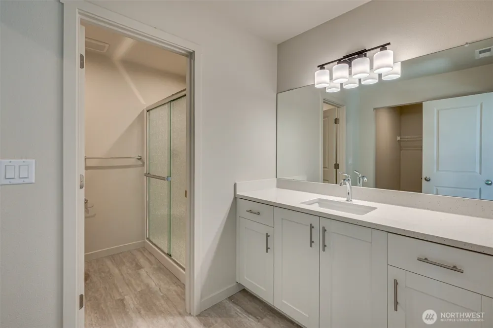 2010 Henderson Way Longview, WA 98632