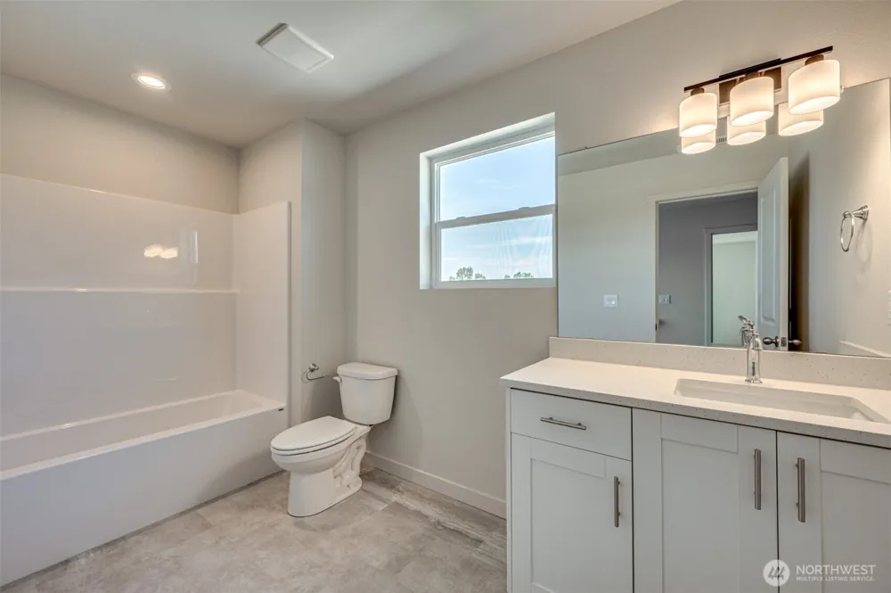 2010 Henderson Way Longview, WA 98632