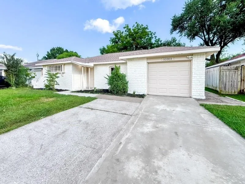 10911 Corona Lane Houston, TX 77072