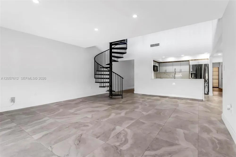 8350 Dundee Ter Miami Lakes, FL 33016