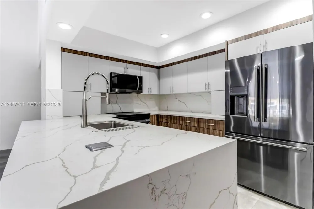 8350 Dundee Ter Miami Lakes, FL 33016