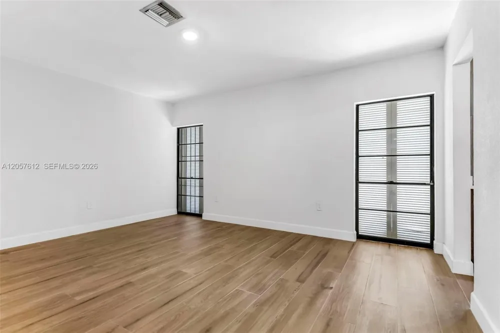 8350 Dundee Ter Miami Lakes, FL 33016