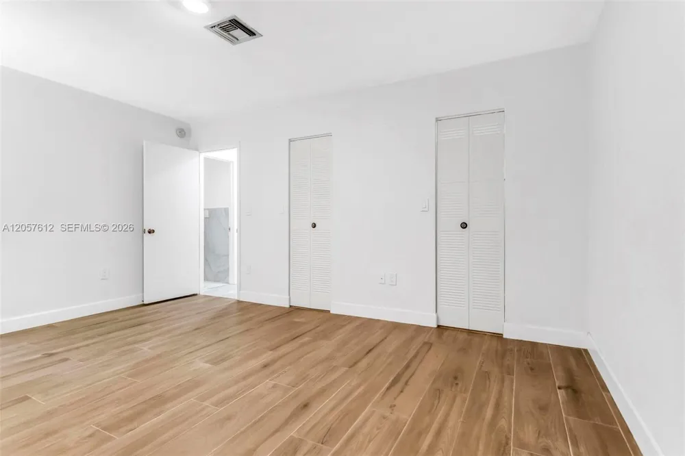 8350 Dundee Ter Miami Lakes, FL 33016