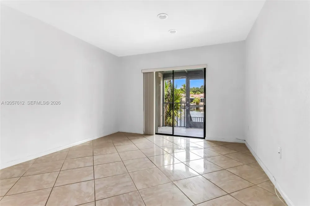 8350 Dundee Ter Miami Lakes, FL 33016