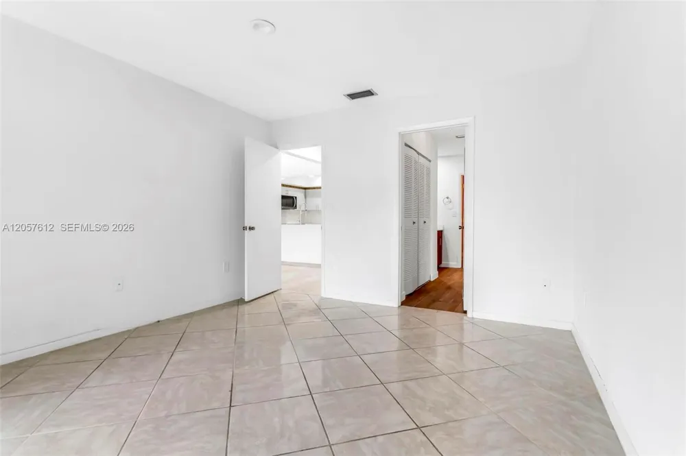 8350 Dundee Ter Miami Lakes, FL 33016