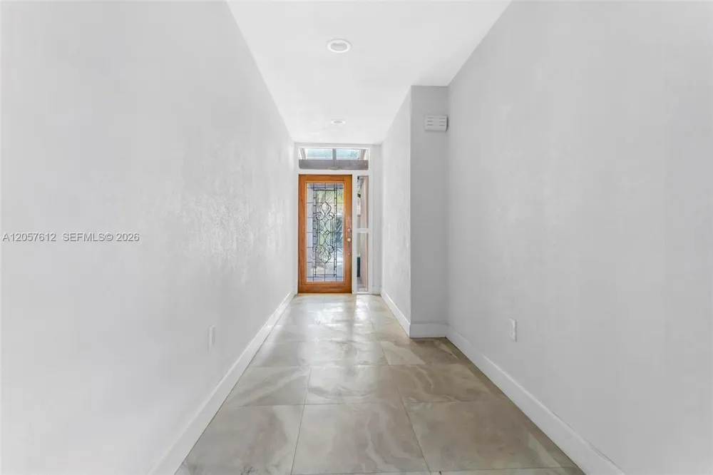 8350 Dundee Ter Miami Lakes, FL 33016