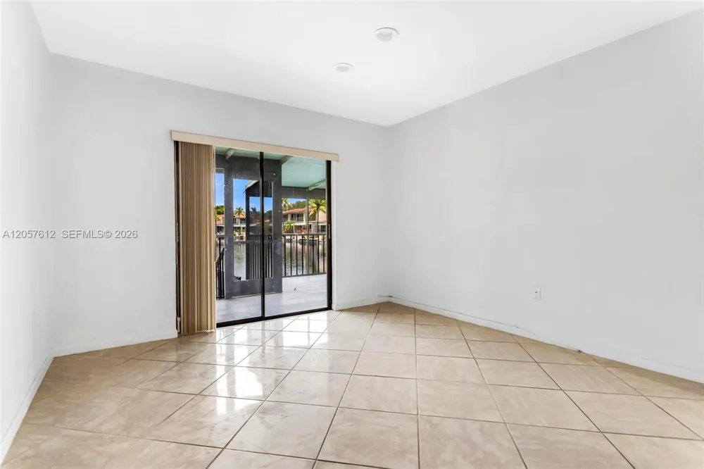 8350 Dundee Ter Miami Lakes, FL 33016