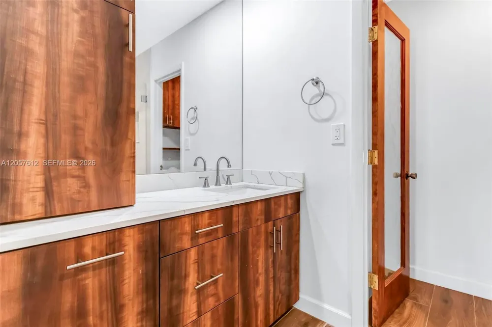 8350 Dundee Ter Miami Lakes, FL 33016