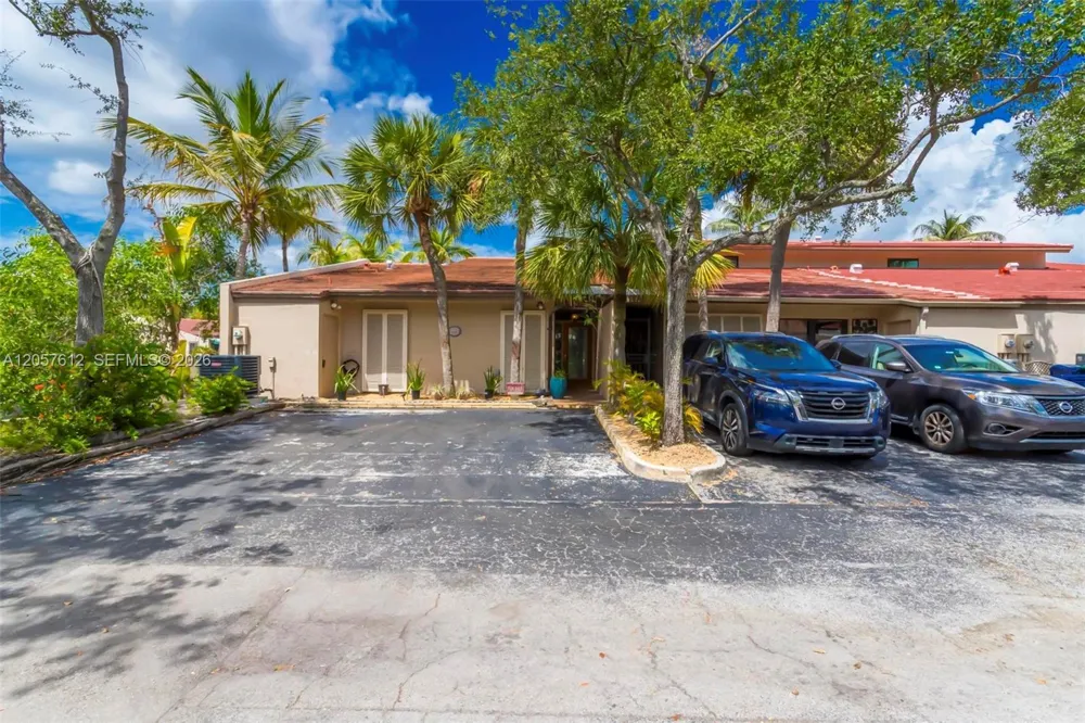 8350 Dundee Ter Miami Lakes, FL 33016