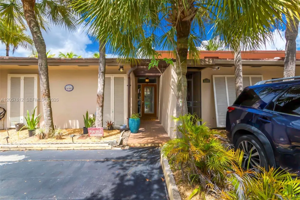 8350 Dundee Ter Miami Lakes, FL 33016