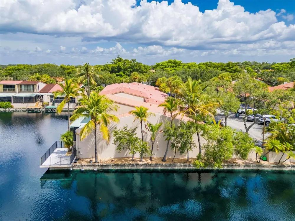 8350 Dundee Ter Miami Lakes, FL 33016