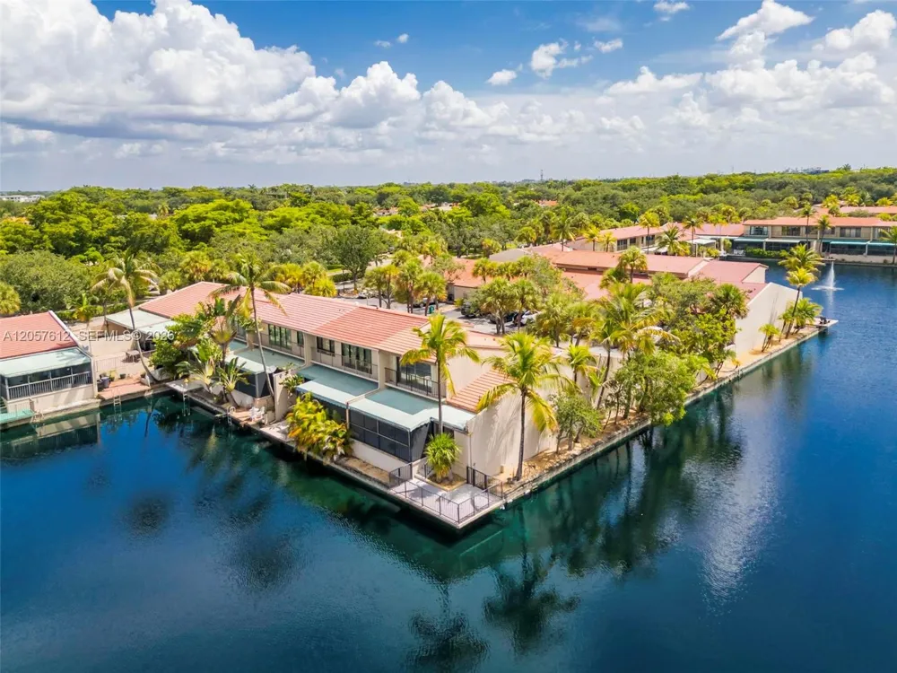 8350 Dundee Ter Miami Lakes, FL 33016