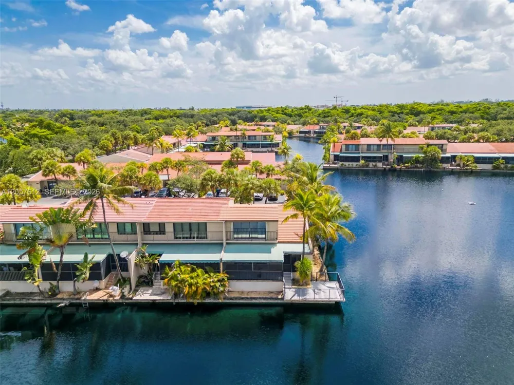 8350 Dundee Ter Miami Lakes, FL 33016