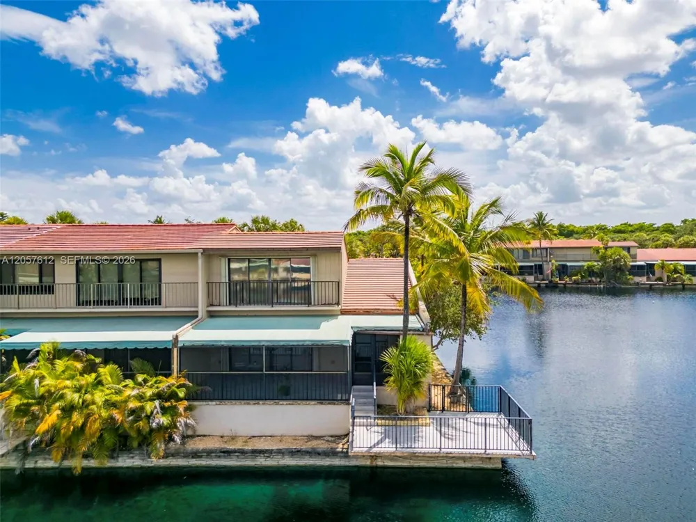 8350 Dundee Ter Miami Lakes, FL 33016