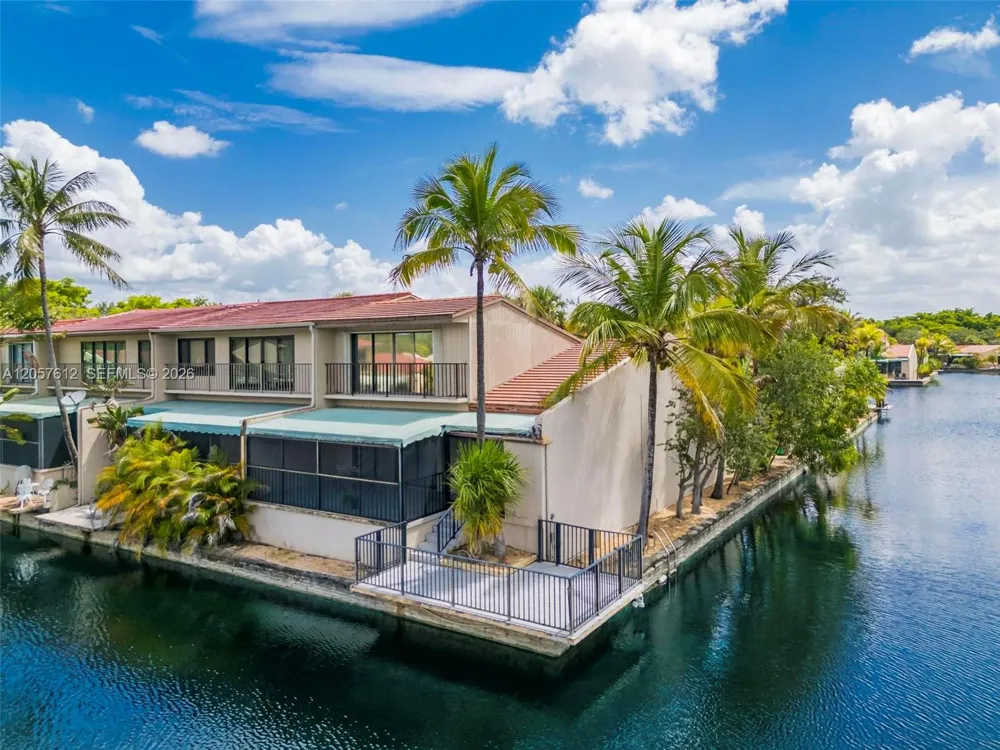 8350 Dundee Ter Miami Lakes, FL 33016