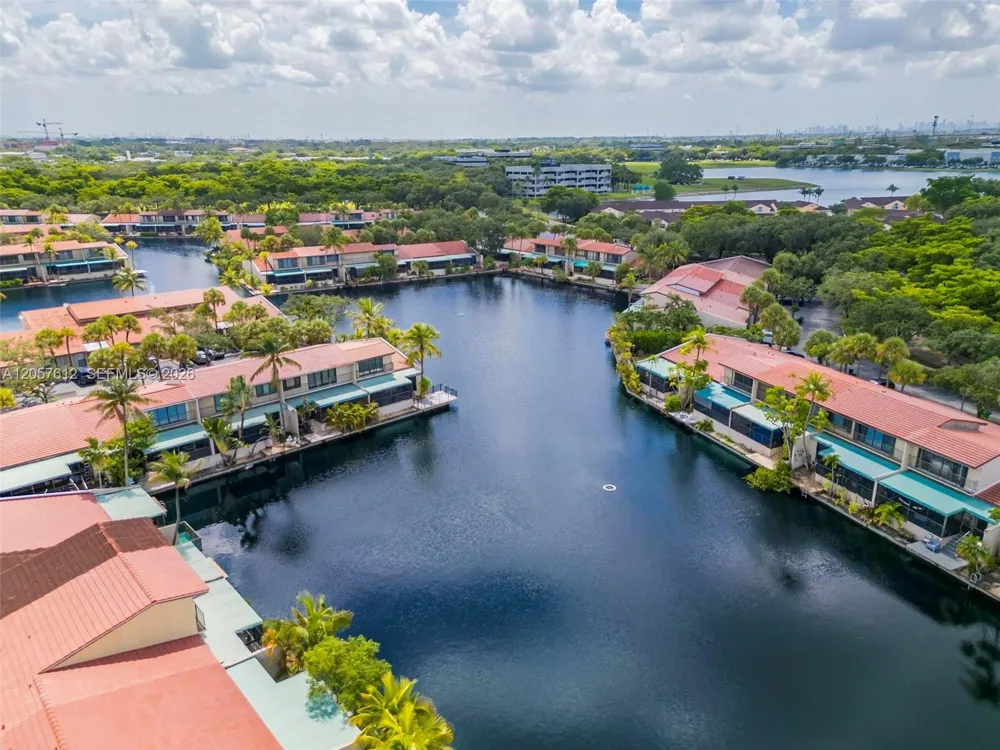 8350 Dundee Ter Miami Lakes, FL 33016