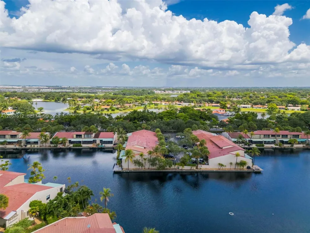 8350 Dundee Ter Miami Lakes, FL 33016