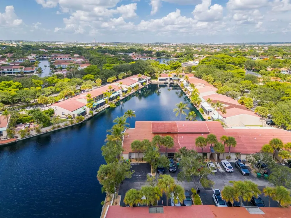 8350 Dundee Ter Miami Lakes, FL 33016