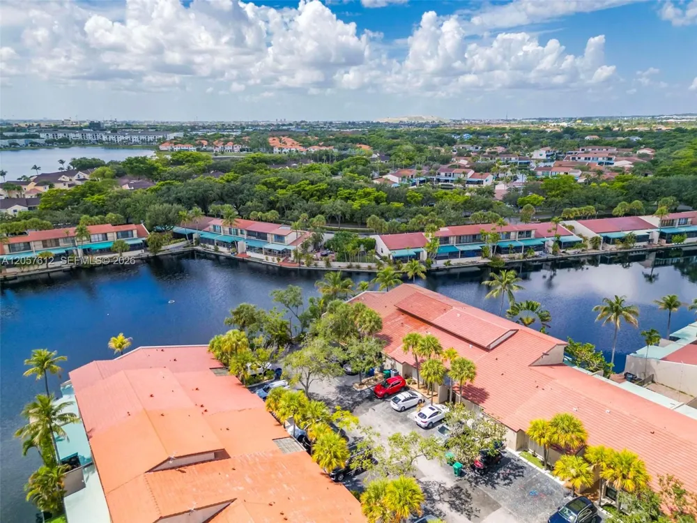 8350 Dundee Ter Miami Lakes, FL 33016