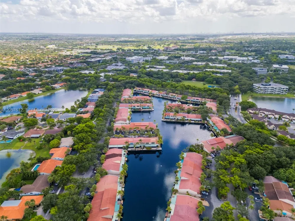8350 Dundee Ter Miami Lakes, FL 33016