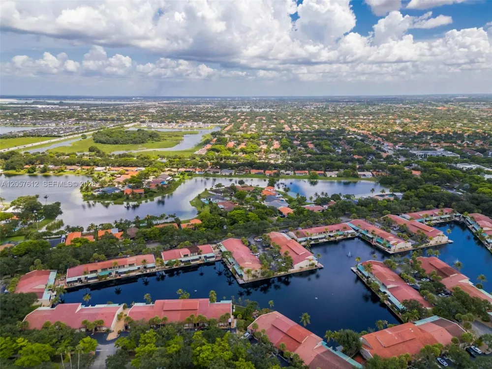 8350 Dundee Ter Miami Lakes, FL 33016