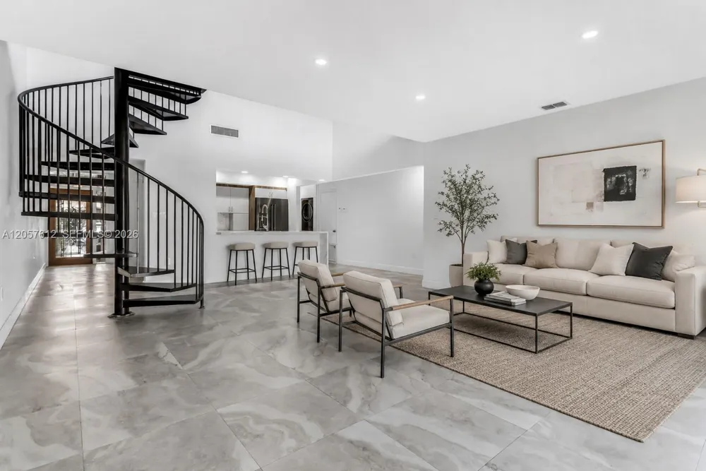 8350 Dundee Ter Miami Lakes, FL 33016