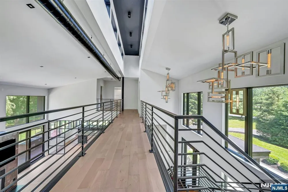 176 Edson Terrace Franklin Lakes, NJ 07417