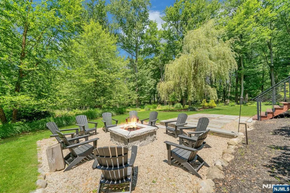 176 Edson Terrace Franklin Lakes, NJ 07417