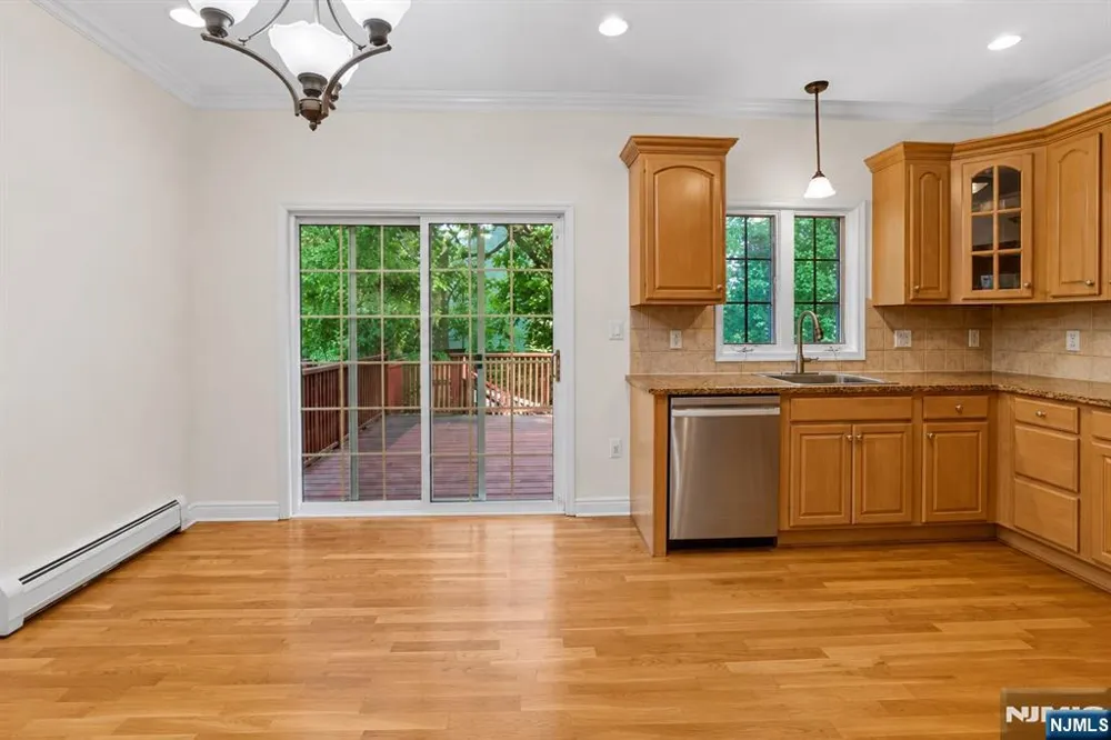 23 Hackensack Avenue Weehawken, NJ 07086