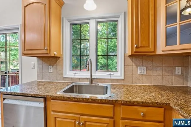 23 Hackensack Avenue Weehawken, NJ 07086