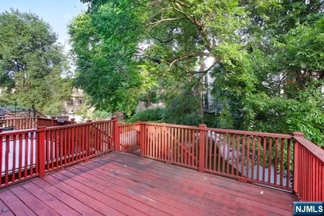 23 Hackensack Avenue Weehawken, NJ 07086