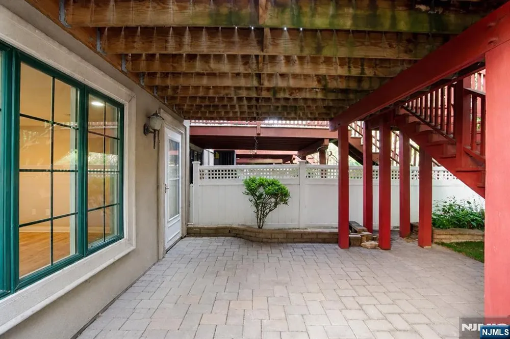 23 Hackensack Avenue Weehawken, NJ 07086