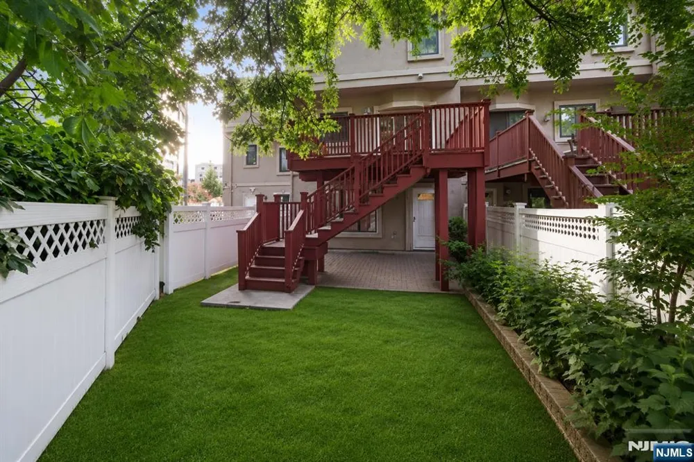 23 Hackensack Avenue Weehawken, NJ 07086