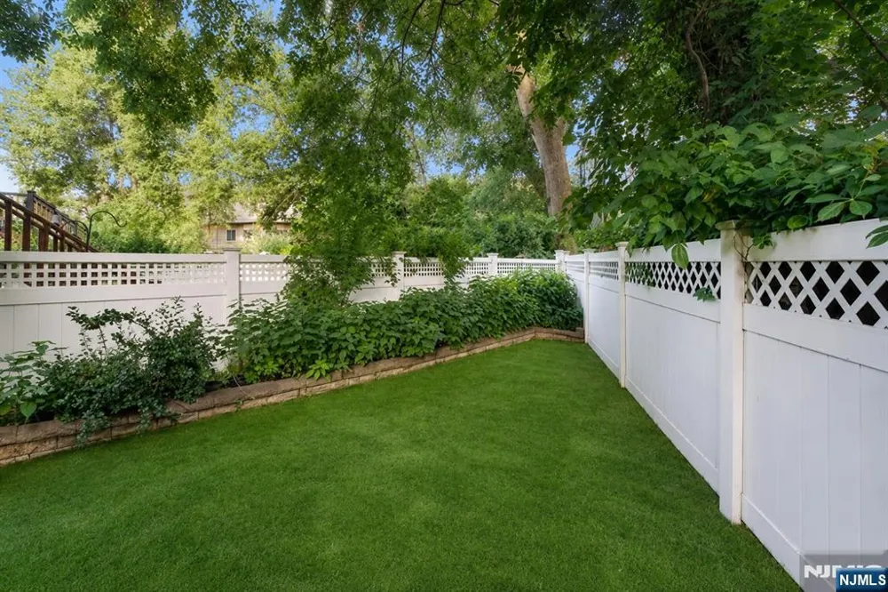 23 Hackensack Avenue Weehawken, NJ 07086