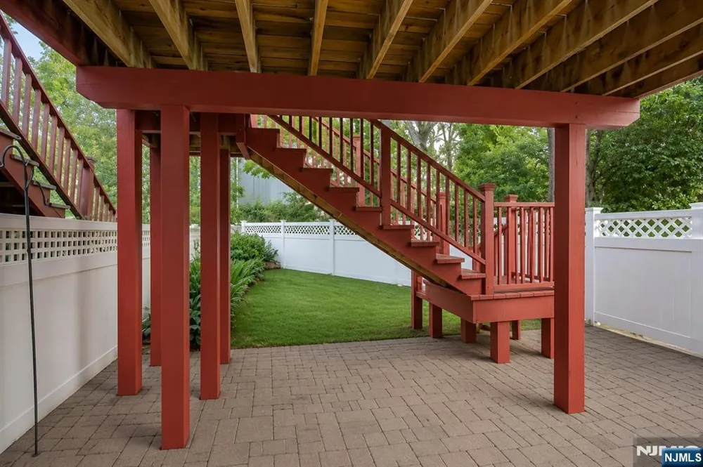 23 Hackensack Avenue Weehawken, NJ 07086
