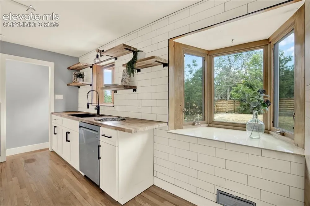 1435 Iowa Avenue Colorado Springs, CO 80909